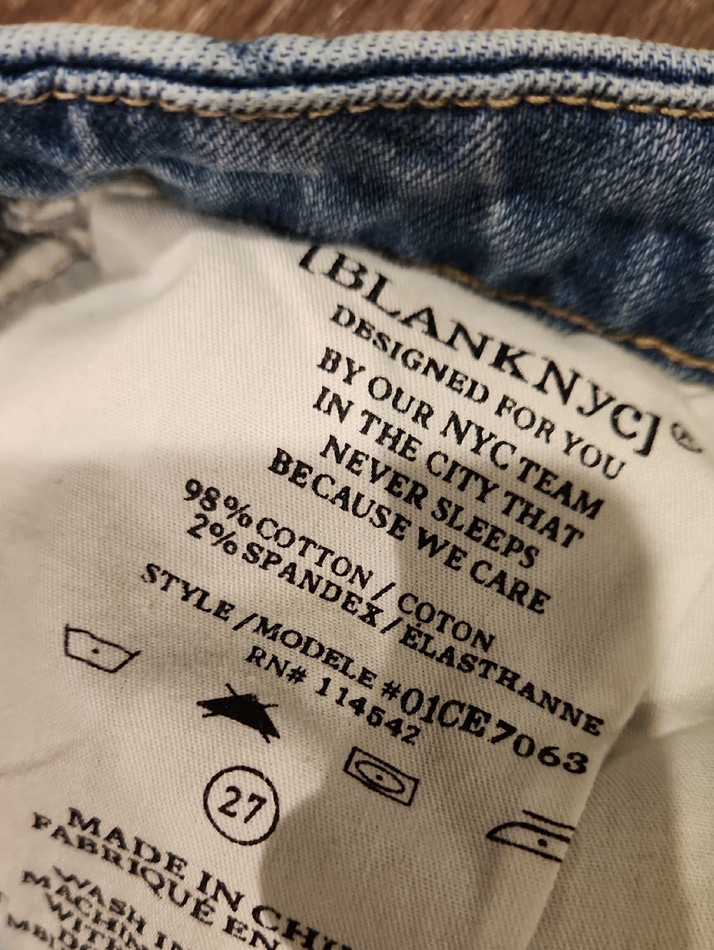 ❤️ BLANK NYC STRETCH DENIM PENCIL SKIRT, RAW STEP HEM, DISTRESSED, 4 (27) - Picture 4 of 5